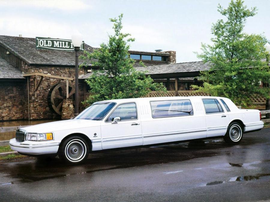 Lincoln Town Car 85 J Limousine by Federal Coach '1991